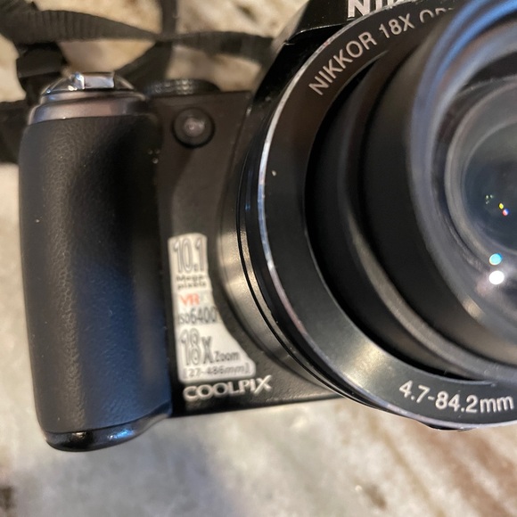 Nikon Coolpix P80 10.1MP Digital Bridge Camera + 2 Batteries 8GB-SD & Case - Picture 4 of 15